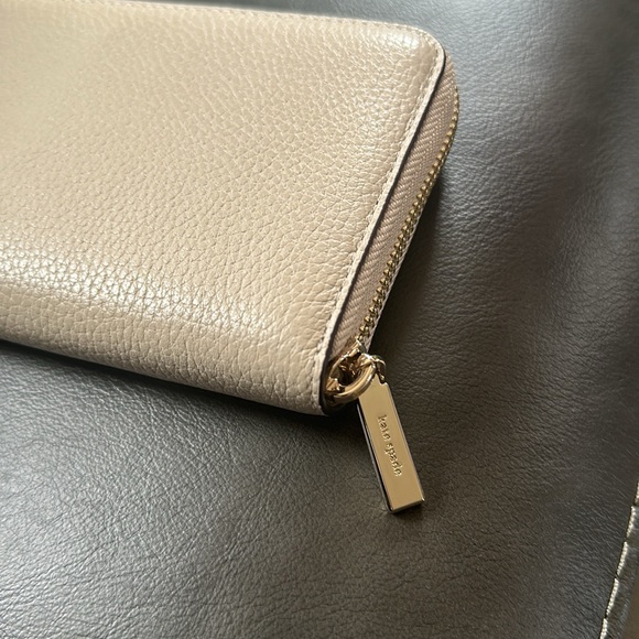 Kate Spade zip up large wallet - Picture 3 of 7